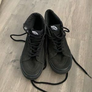 Black high top vans size 6.5 Women’s/ 5.0 Men’s